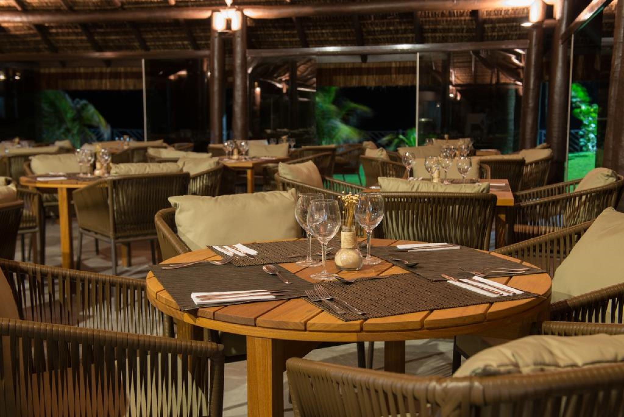 Wish Natal Hotel Exterior photo Restaurant at the Four Seasons Resort